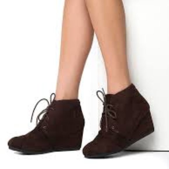 Charles Albert Shoes - Dark Brown Vegan  Suede Lace Up Botties NEW
